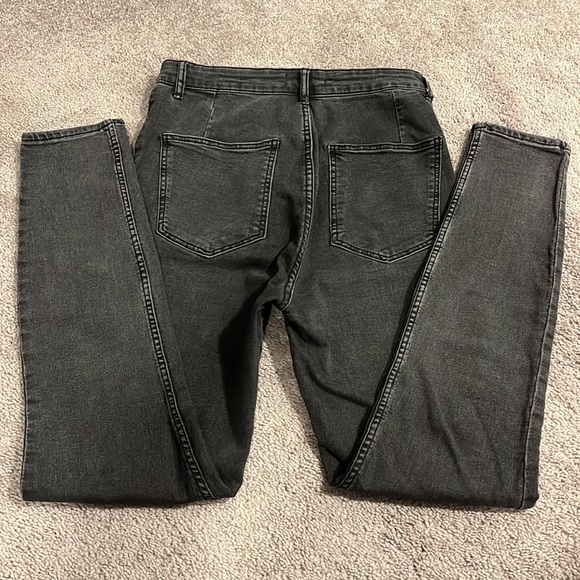 Zara / High Waist Skinny Jeans / Size 8 - Picture 6 of 7